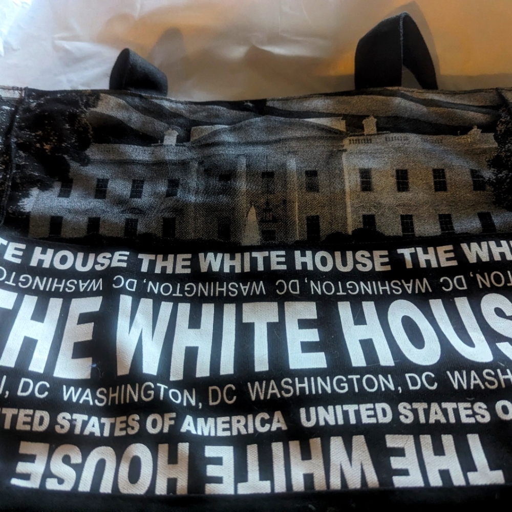 NWOT- Robin Ruth- The White House tote